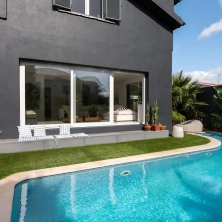 Luxury Villa With Private Pool Appartamento *