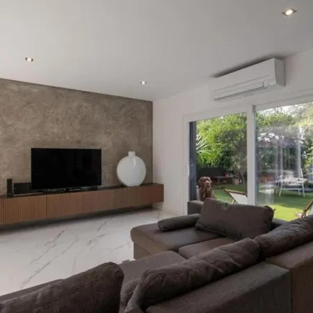 Luxury Villa With Private Pool * Лиссабон